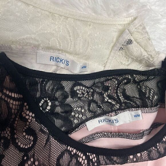 Ricki's Sleeveless Top Set of 2 Size Medium Lace Stretch Floral Pink Fitted - Picture 5 of 13